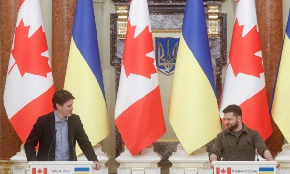 Thủ tướng Canada bất ngờ viếng thăm Kyiv

