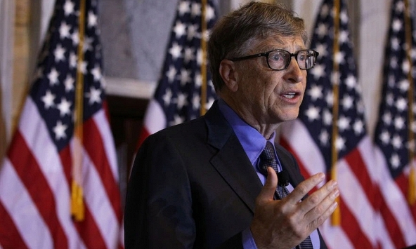 Tỷ phú Bill Gates nói rằng sớm hay muộn gì thì kinh tế toàn cầu vẫn suy thoái

