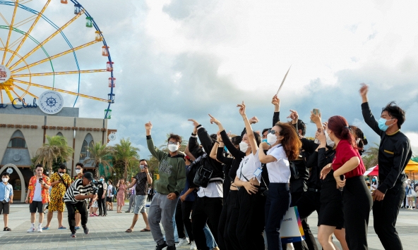 Hàng ngàn người đến NovaWorld Phan Thiet dịp lễ 30/4, nhà đầu tư tin tưởng vào sự 'bùng nổ' của dự án