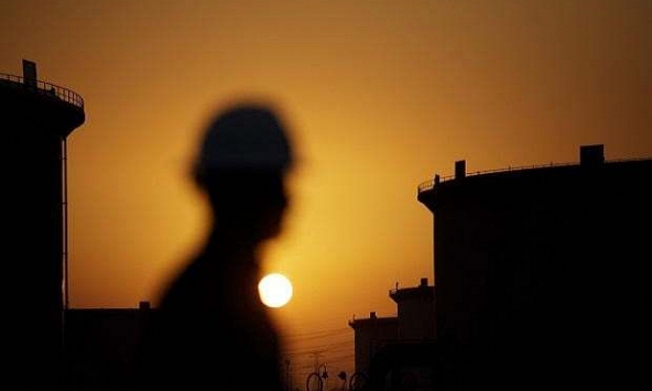 Bị EU cấm vận, Nga sẽ bán dầu khí cho ai?