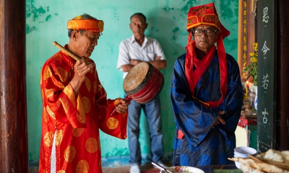 Tục thờ cúng cá voi của Việt Nam lên báo nước ngoài, được cảnh báo 'thất truyền'