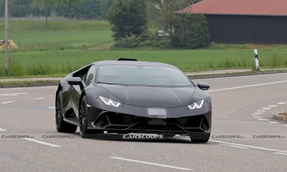 Lamborghini Huracan Sterrato trở thành... siêu xe địa hình