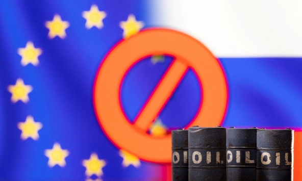 Vì sao châu Âu vẫn chưa thống nhất trong việc cấm vận dầu của Nga?