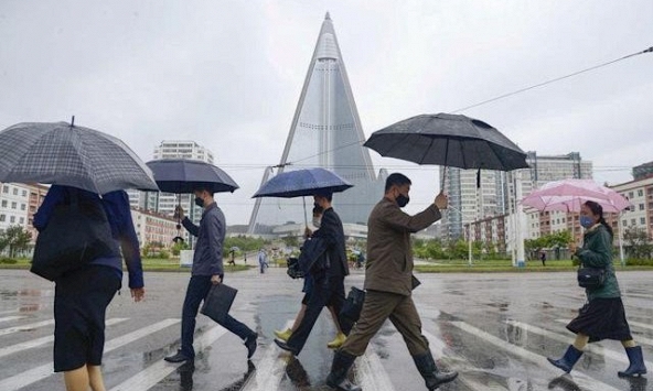 Gần 300.000 người Triều Tiên bị sốt, thêm 15 người tử vong