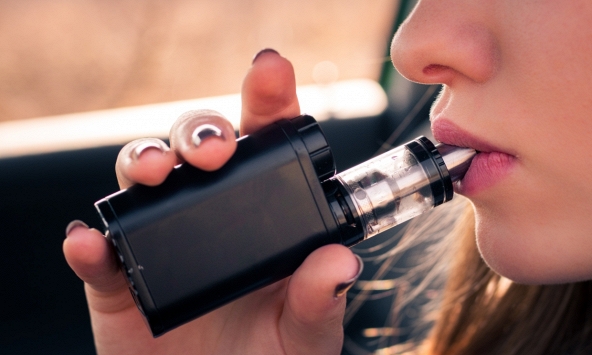 Cảnh báo: Chất độc chết người ẩn trong hương vị phổ biến của thuốc lá điện tử