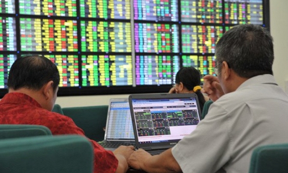 Chứng khoán hôm nay 18/5: VN-Index vượt ngưỡng 1.240 điểm