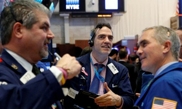 Dow Jones tăng hơn 600 điểm, liệu đã cắt đà bán tháo?