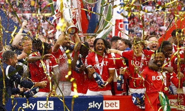 Nottingham Forest trở lại Premier League sau 23 năm vắng bóng