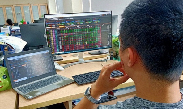 VN-Index vượt mức 1.290 điểm phiên 30/5