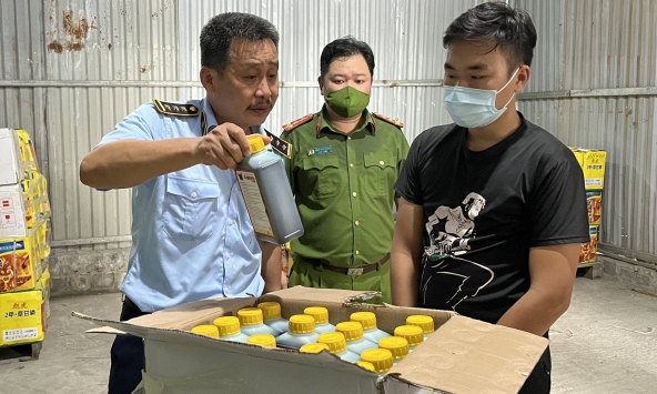 Hà Nội thu giữ lượng thuốc bảo vệ thực vật giả lớn nhất từ trước đến nay	