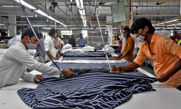Giá bông tăng cao khiến nhà sản xuất hàng may mặc châu Á 'đau đầu'