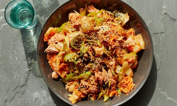 Món ngon mỗi ngày: Salad cá ngừ kim chi