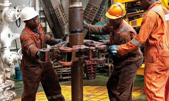 Giá xăng dầu hôm nay 2/6: Tăng mạnh