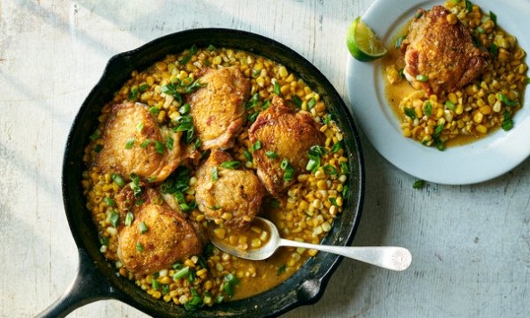 Món ngon mỗi ngày: Đùi gà áp chảo với ngô nước cốt dừa