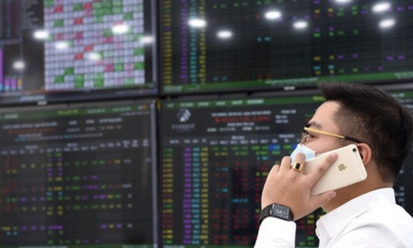 VN-Index chưa thể lấy lại mốc 1.300 điểm phiên 3/6