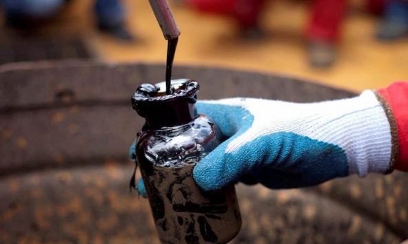 Giá xăng dầu hôm nay 4/6: Dầu lên 120 USD/thùng, xăng thiết lập kỷ lục mới