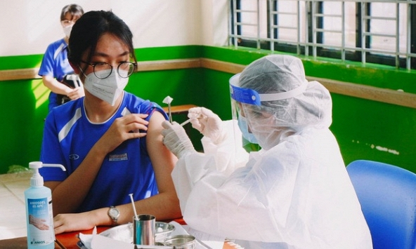 Thứ trưởng Bộ Y tế: Việc tiêm vaccine COVID-19 cho trẻ từ 5-12 tuổi là 'chưa đủ cơ sở để bắt buộc'
