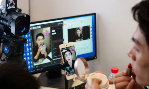 Sự biến mất của 'Vua bán hàng' Trung Quốc là đòn giáng mạnh vào Alibaba