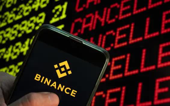 Binance tạm dừng rút Bitcoin khi đợt bán tháo tiền điện tử ngày càng lan rộng