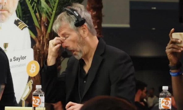 MicroStrategy lỗ 1 tỷ USD vì trữ Bitcoin