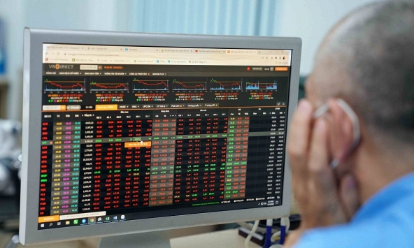 VN-Index giảm gần 80 điểm, HOSE 'bốc hơi' hơn 226.000 tỷ đồng