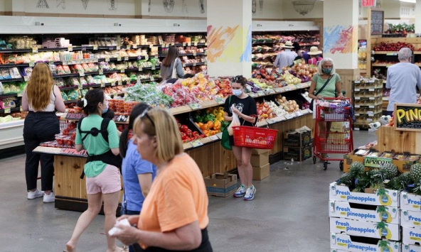 Doanh số bán lẻ của Mỹ bất ngờ giảm trong tháng 5