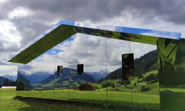 Những ngôi 'nhà gương' ẩn mình giữa thiên nhiên một cách độc đáo