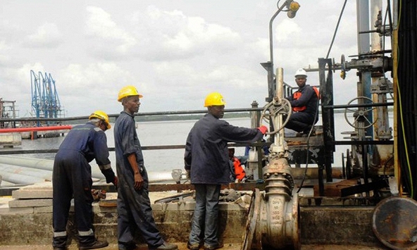 Giá xăng dầu hôm nay 21/6: Lao dốc