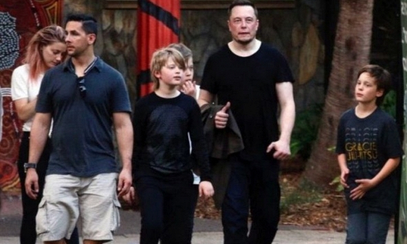 Vì sao con gái của Elon Musk đổi tên và cắt đứt quan hệ với cha
