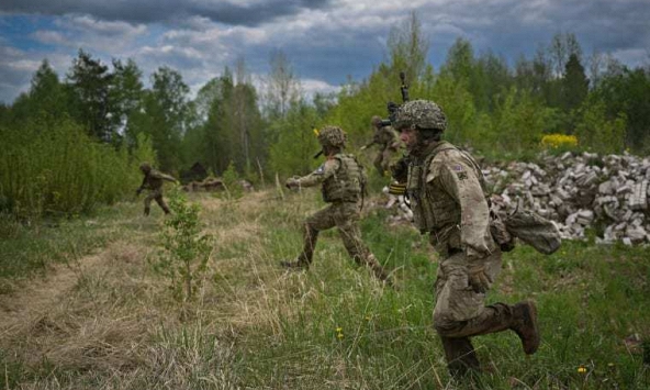 Anh cần phải sẵn sàng đối mặt với Nga trên chiến trường