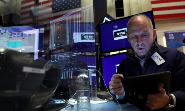 Chứng khoán thế giới giảm do giới đầu tư lo ngại suy thoái kinh tế