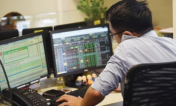 Chứng khoán hôm nay 24/6: VN-Index tiếp tục mất điểm, thanh khoản xuống thấp