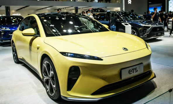 Nhà sản xuất xe điện Trung Quốc gây ra phản ứng với việc xử lý tai nạn ở Thượng Hải