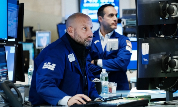 Thị trường chứng khoán châu Á tiếp tục suy giảm