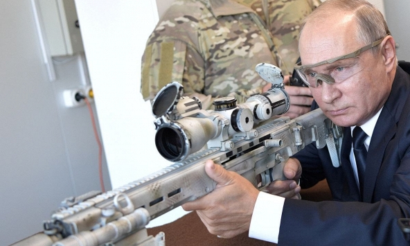 Vì sao phương Tây không trừng phạt các ông trùm vũ khí Nga?