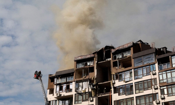 Nga 'dằn mặt' G7 bằng loạt tên lửa vào trung tâm Kyiv 