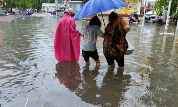 Bão Chaba gây mưa lớn ở miền Nam Trung Quốc