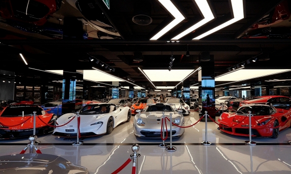 Bên trong showroom bán những chiếc siêu xe đắt nhất hành tinh