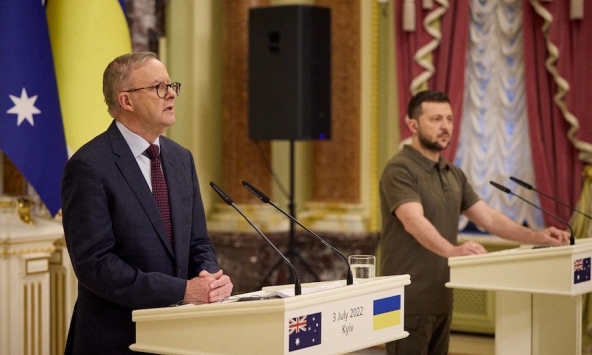 Australia sẽ cấm nhập khẩu vàng của Nga và tăng viện trợ cho Ukraina