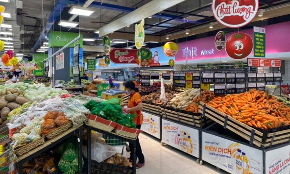 Nhiều siêu thị tăng cường khuyến mãi hỗ trợ người tiêu dùng