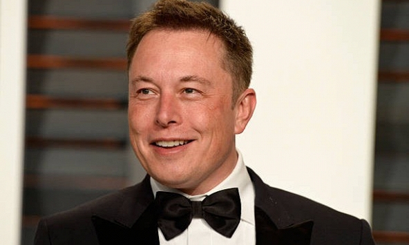 Elon Musk có 214 tỷ USD, 3 vợ và 9 người con