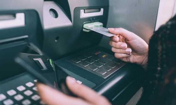 Rút tiền bằng CCCD gắn chíp bảo mật hơn thẻ ATM 