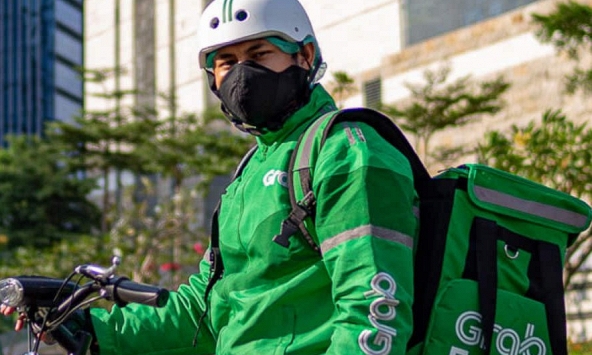 Bộ Công Thương yêu cầu Grab làm rõ việc thu 'phụ phí nắng nóng'