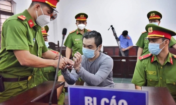 Tài xế Mercedes tông trọng thương nữ tiếp viên hàng không lĩnh án 7 năm tù, bồi thường gần 2 tỷ đồng