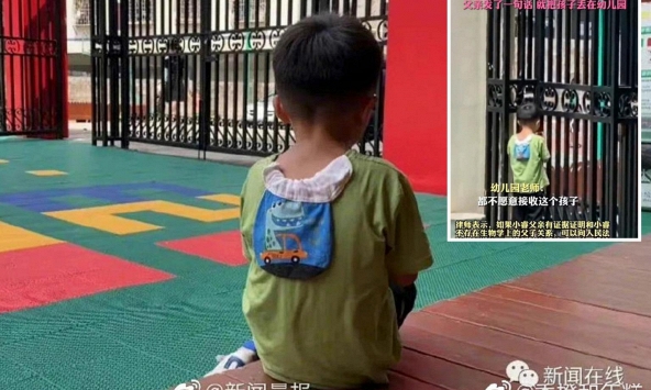 Bố bỏ rơi con trai 5 tuổi ở trường sau khi phát hiện cậu bé không phải con ruột