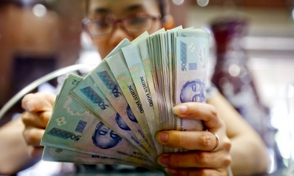 Lãi suất vay mua nhà tăng cao, nhiều người 'ngồi trên đống lửa'