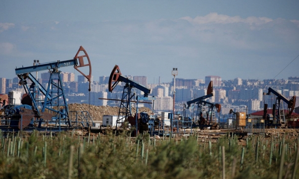 Giá xăng dầu hôm nay 15/7: Dầu thô hạ nhiệt 