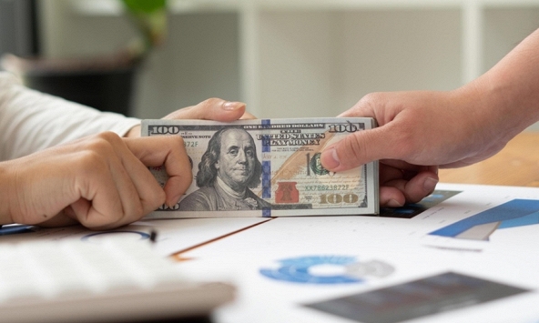 Giá USD hôm nay 15/7: Chạm mức cao nhất trong 20 năm