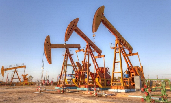 Giá xăng dầu hôm nay 16/7: Dầu Brent lấy lại mức 100 USD/thùng