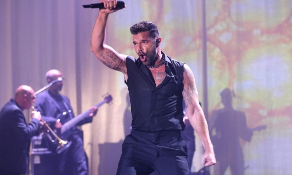 Ricky Martin có thể lãnh 50 năm tù nếu bị kết án 'loạn luân với cháu trai' 